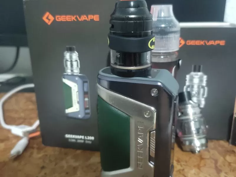 l200+ ato zeus x + ato nano 2 + 2 accus liquide