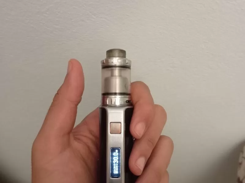 box eleaf 60w + ato revolver + 2 accus