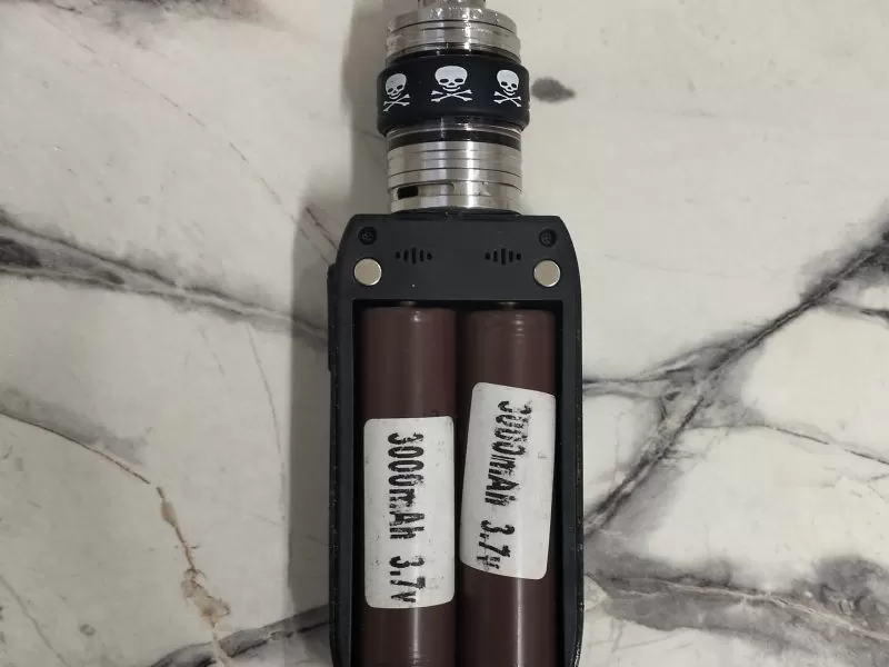 Revenger + 2 accus 3000 mah