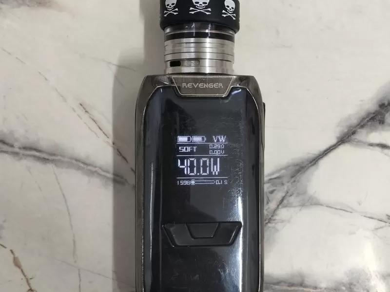 Revenger + 2 accus 3000 mah