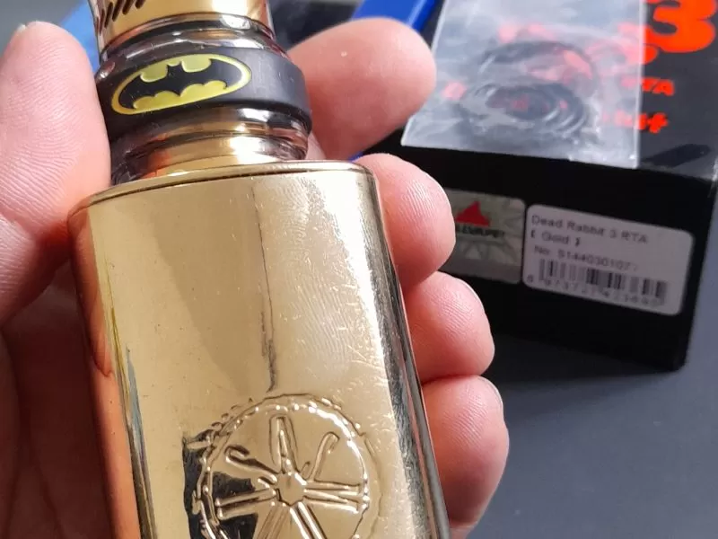 Minikin 2 avec atomiseur dead rabbit V3 avec deux accus 3000mah jdida bakou même pas mesta3mla