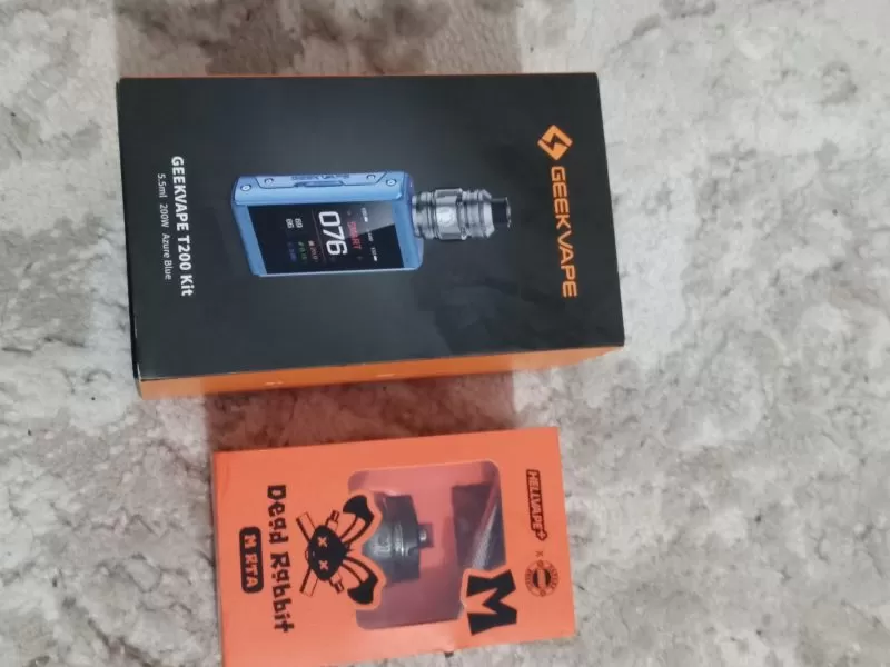 Box t200 neuf + ato dead rabbit + ato mèche + 2 accus