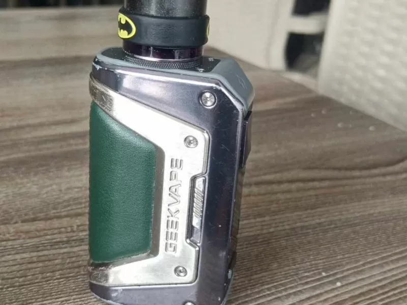 Geekvape L200 + ato pyro v4 + 2 accus 3200mah